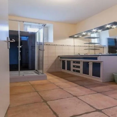 Villa 1 *